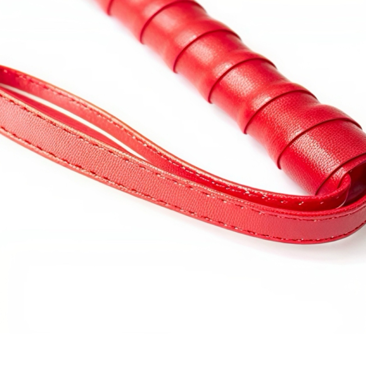 Батіг для БДСМ з еко-шкіри червоний з петлею на ручці для рольових ігор - Зображення 5